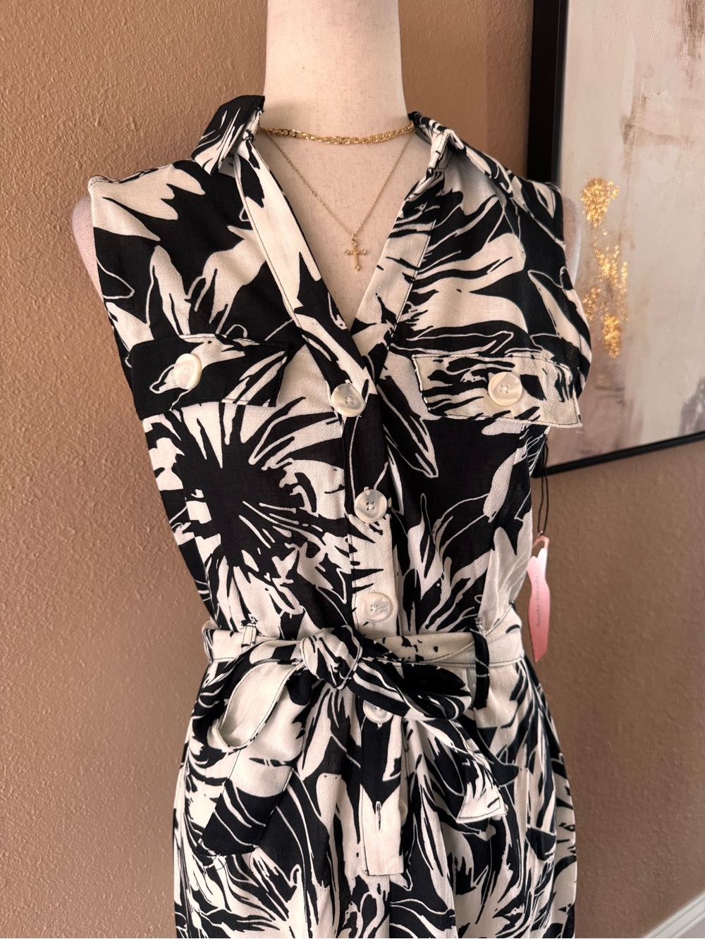 Sleeveless Black & White Floral Tie-Waist Maxi Dress - Picture 5 of 13